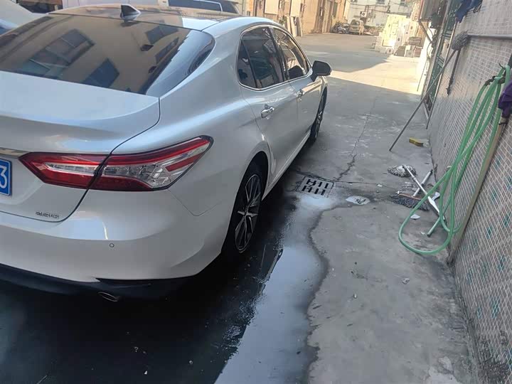 Фото 8 - Toyota Camry