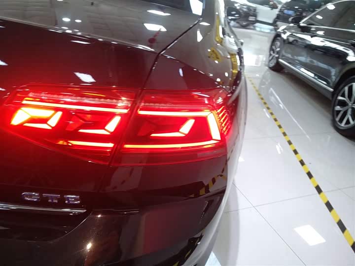 Фото 8 - Volkswagen Magotan GTE Hybrid