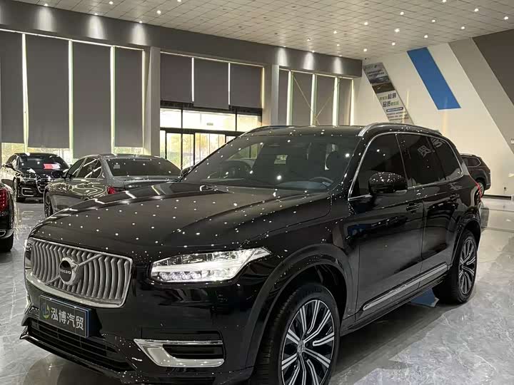 Фото 1 - Volvo XC90