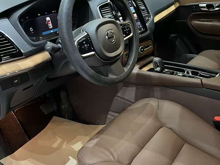 Фото 4 - Volvo XC90
