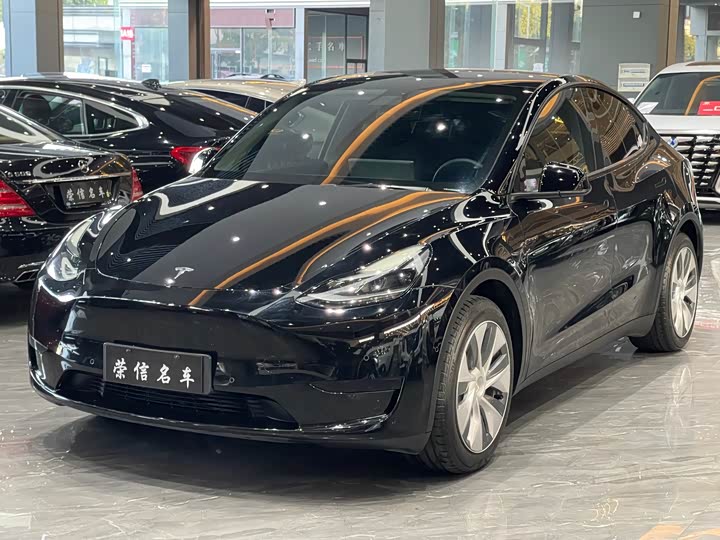 Фото 1 - Tesla Model Y