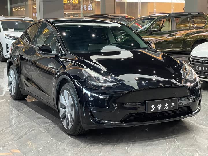 Фото 3 - Tesla Model Y