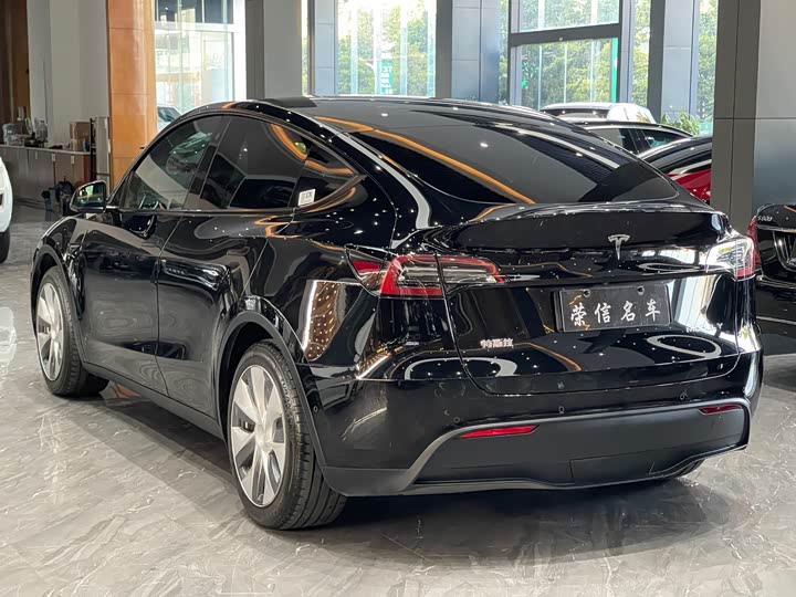 Фото 5 - Tesla Model Y