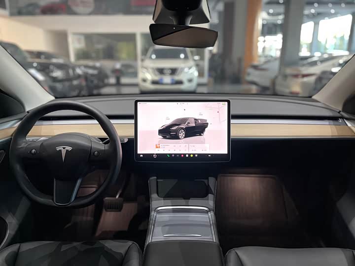 Фото 6 - Tesla Model Y