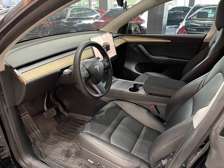 Фото 7 - Tesla Model Y