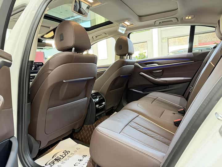 Фото 6 - BMW 5 Series