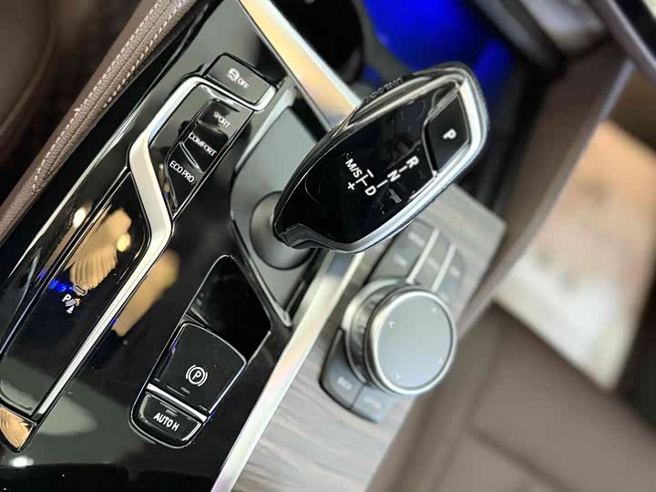 Фото 8 - BMW 5 Series