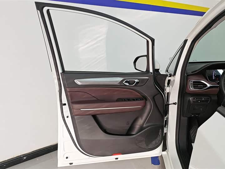 Фото 7 - GAC Trumpchi M6