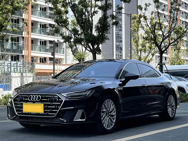 Фото 1 - Audi A7L