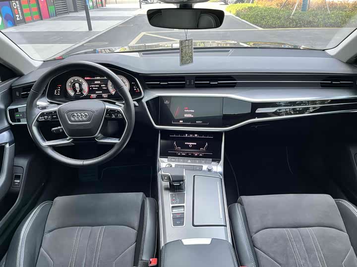 Фото 5 - Audi A7L