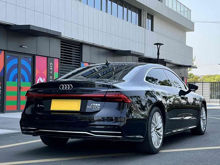 Фото 7 - Audi A7L