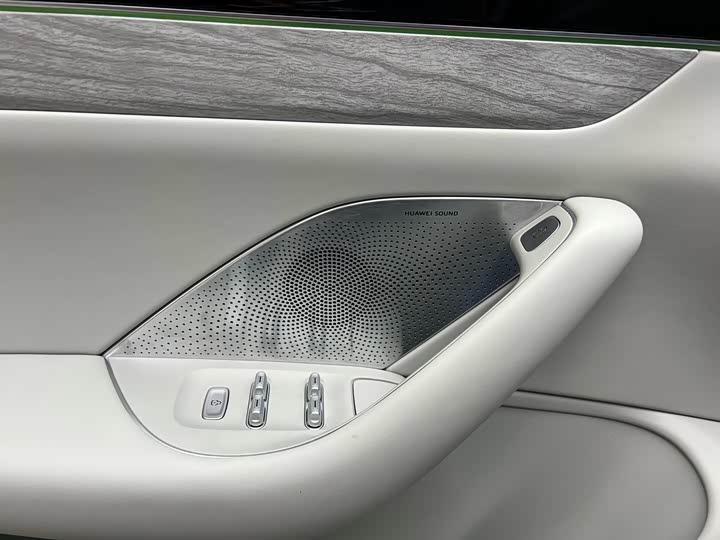 Фото 5 - Luxeed S7