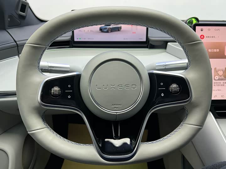 Фото 9 - Luxeed S7