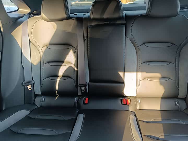 Фото 9 - Geely Preface