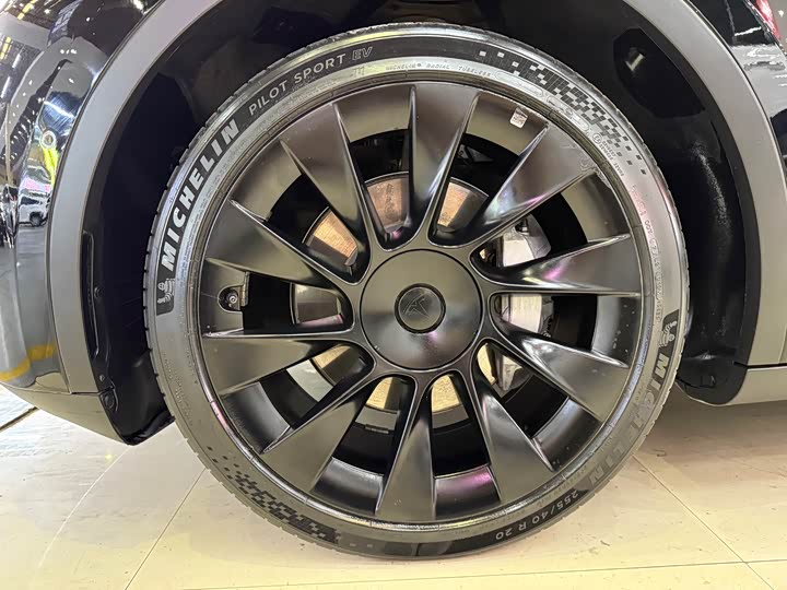 Фото 6 - Tesla Model Y