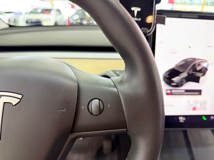 Фото 9 - Tesla Model Y