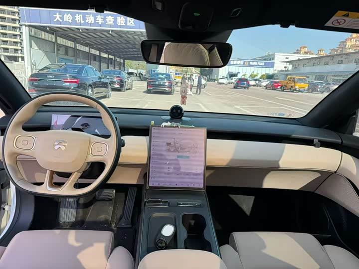 Фото 6 - Nio ET5T