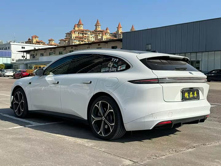 Фото 7 - Nio ET5T