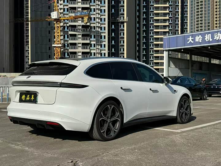 Фото 9 - Nio ET5T