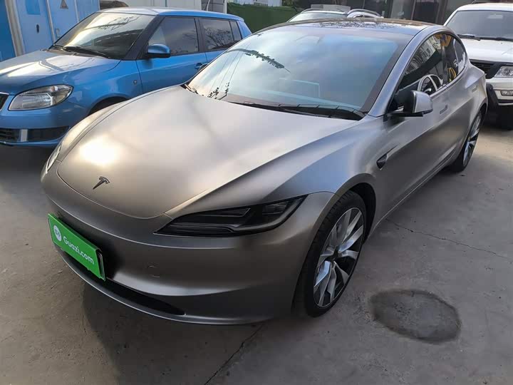 Фото 2 - Tesla Model 3