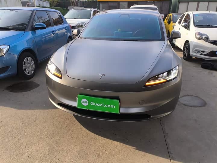 Фото 3 - Tesla Model 3