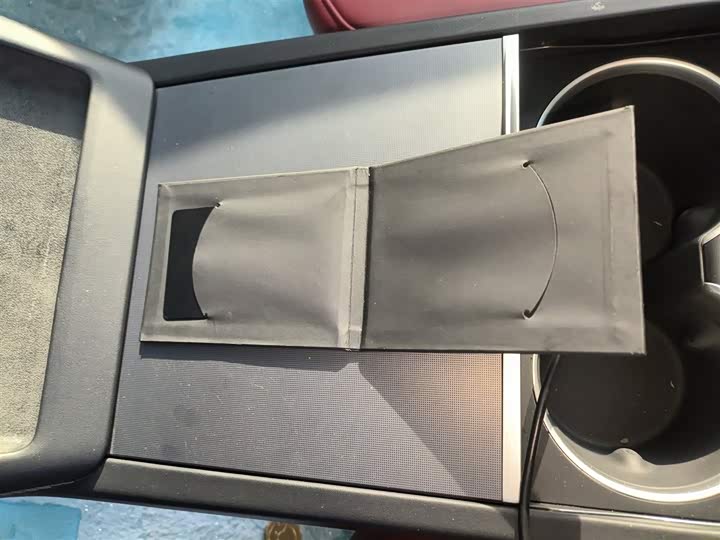 Фото 9 - Tesla Model 3