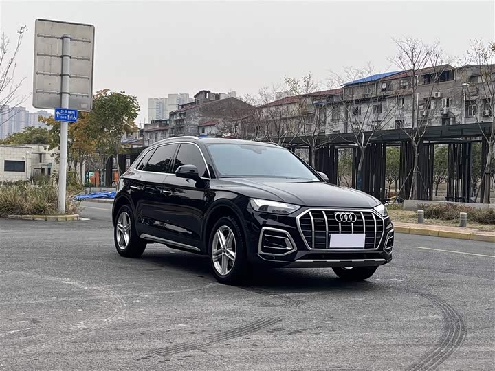 Фото 2 - Audi Q5L