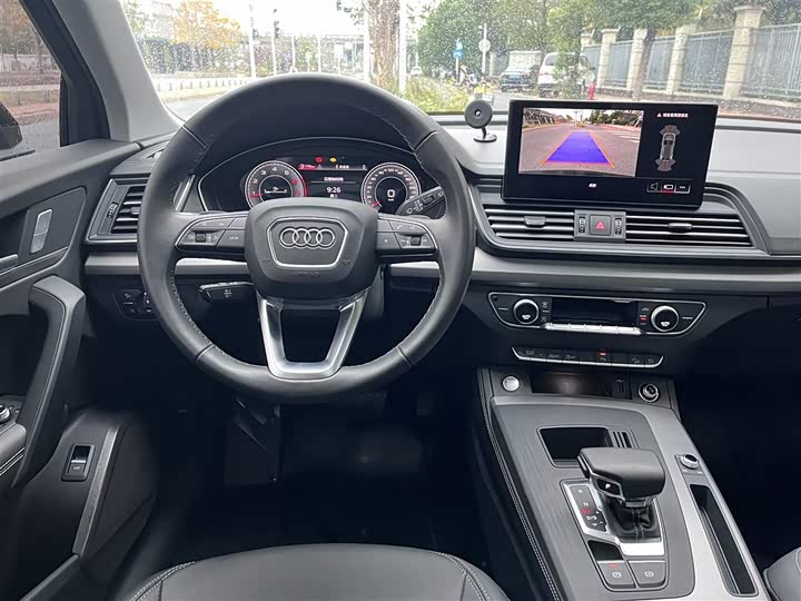Фото 7 - Audi Q5L