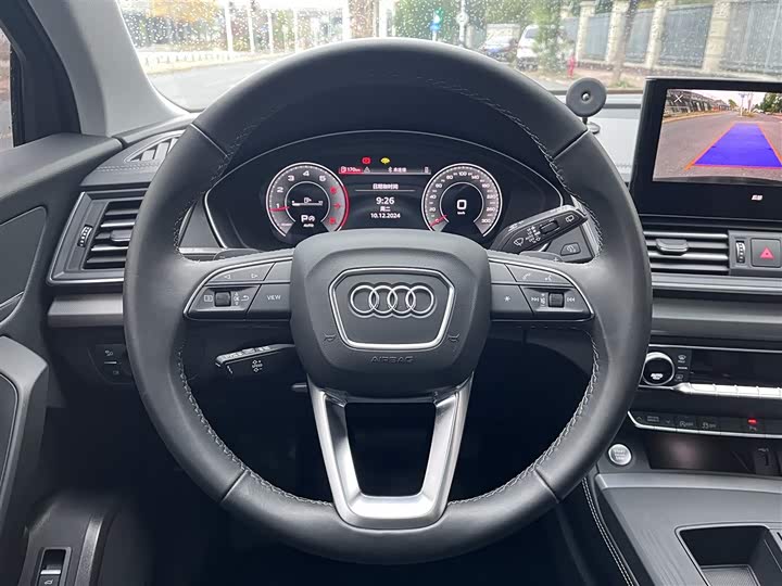 Фото 8 - Audi Q5L