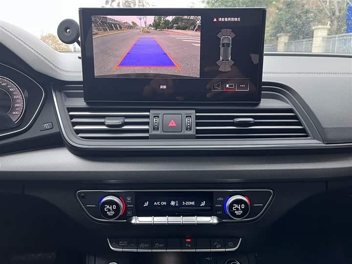 Фото 9 - Audi Q5L