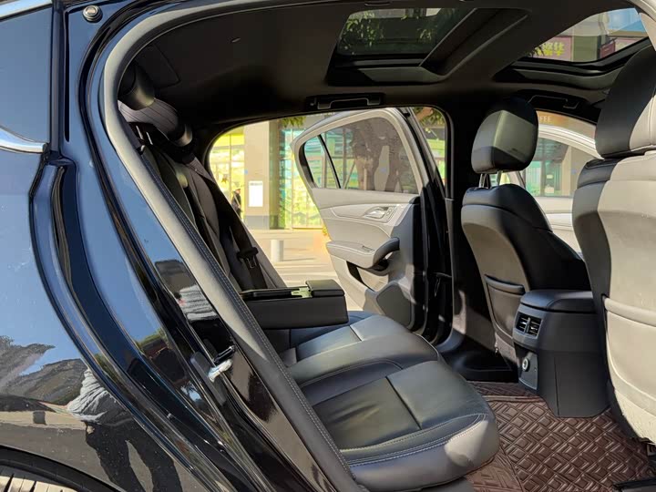 Фото 6 - Cadillac CT5