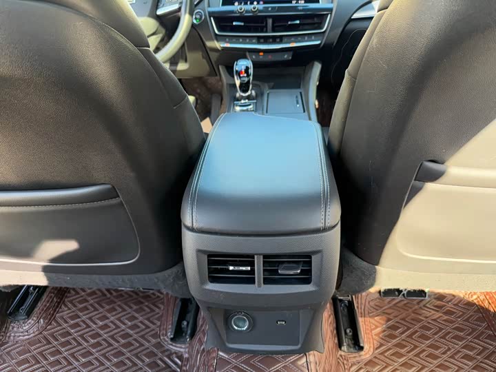 Фото 8 - Cadillac CT5