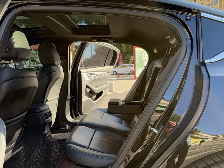 Фото 9 - Cadillac CT5