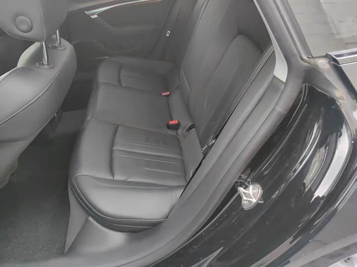 Фото 3 - Audi A7