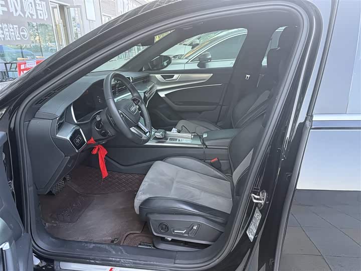 Фото 3 - Audi A6L