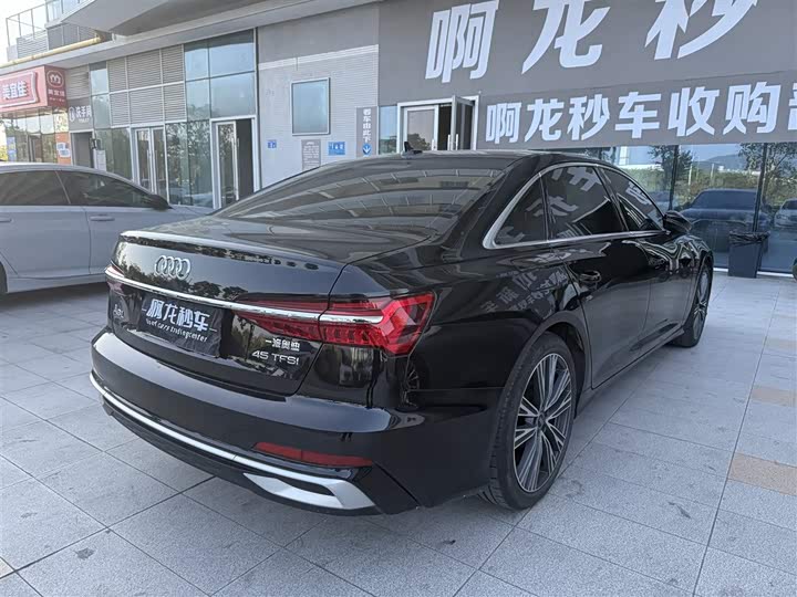 Фото 6 - Audi A6L