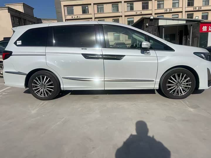 Фото 4 - Honda Elysion