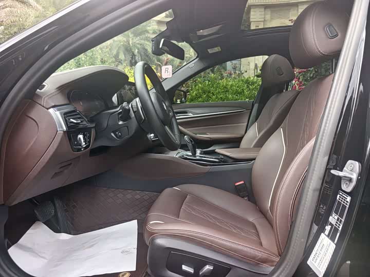 Фото 9 - BMW 5 Series