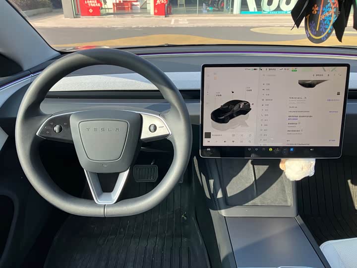 Фото 9 - Tesla Model 3
