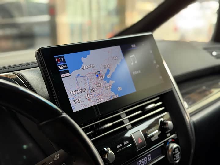 Фото 7 - Lexus LM