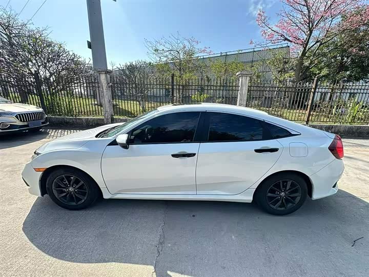 Фото 6 - Honda Civic