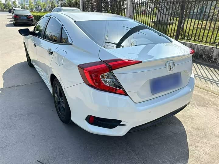 Фото 7 - Honda Civic