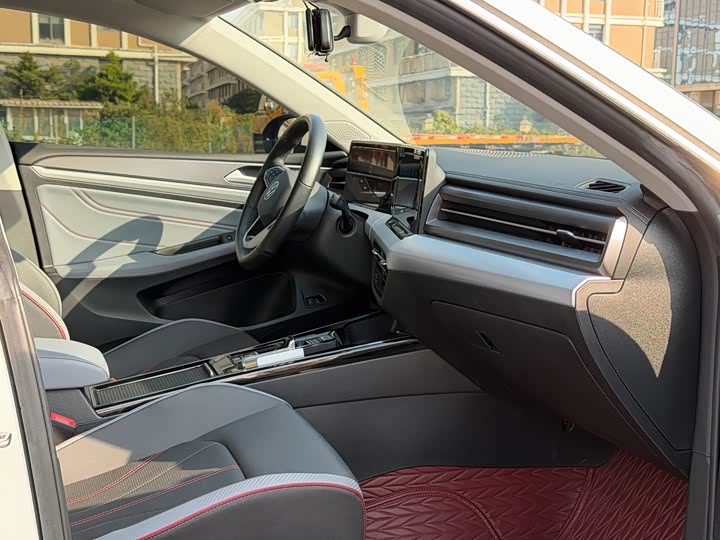 Фото 9 - Volkswagen Lamando L