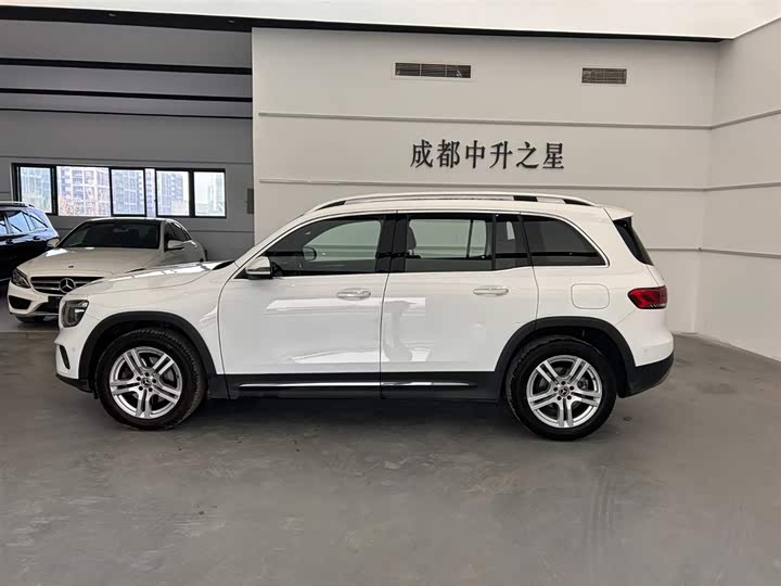 Фото 4 - Mercedes-Benz GLB-Class