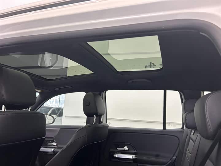 Фото 7 - Mercedes-Benz GLB-Class