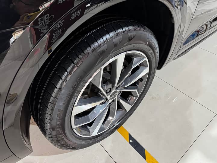 Фото 6 - Audi Q5L