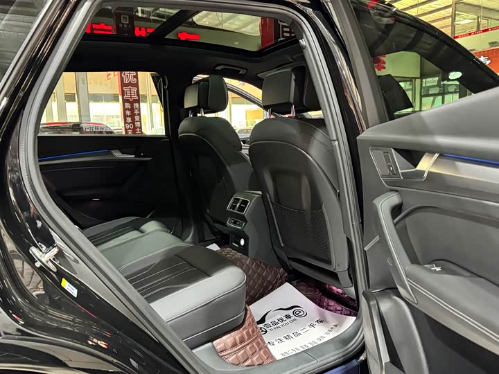 Фото 9 - Audi Q5L