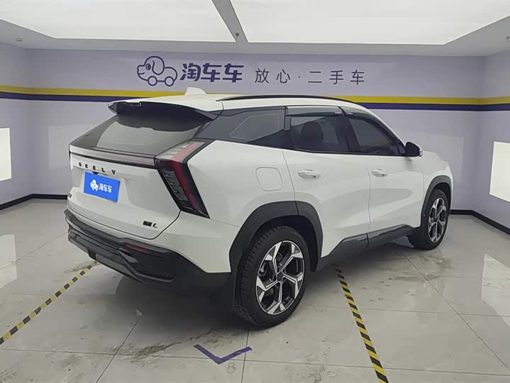Фото 3 - Geely Atlas L