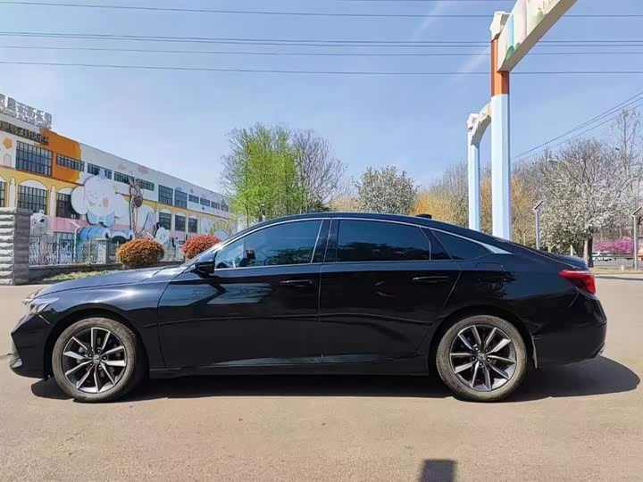 Фото 3 - Honda Inspire