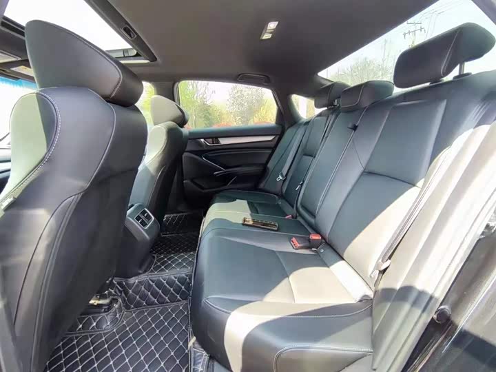 Фото 5 - Honda Inspire